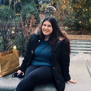 Meet your Posher, Adara